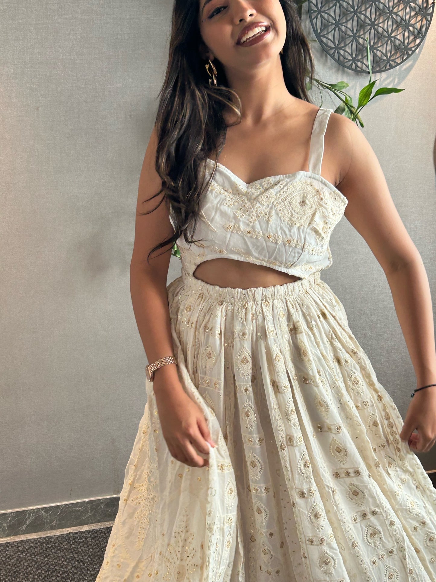 Pearl White and Gold Embroidery Dress - EIARAA STUDIO