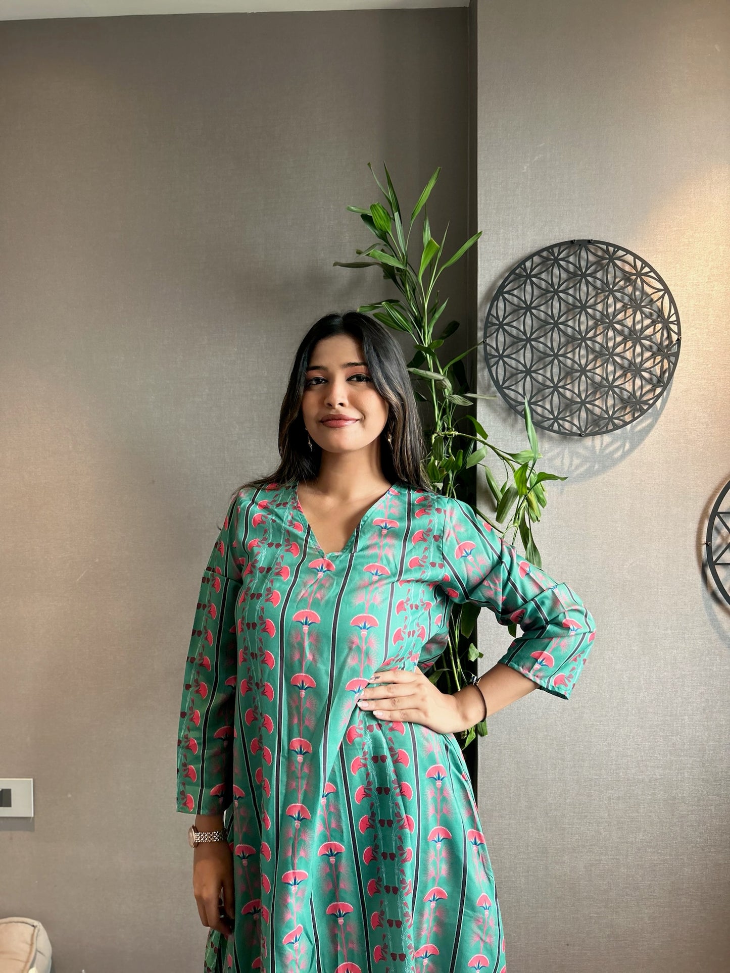 Green Elegant Printed Shirt - EIARAA STUDIO
