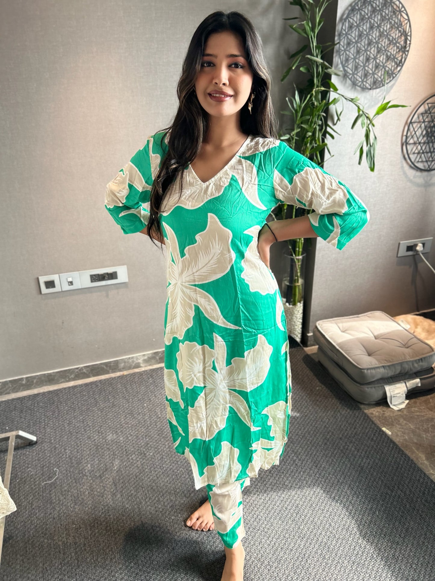 Green Elegant Printed Shirt - EIARAA STUDIO