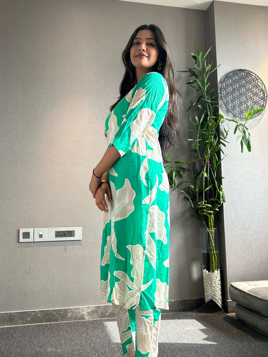 Simplicity Green Kurti Set - EIARAA STUDIO